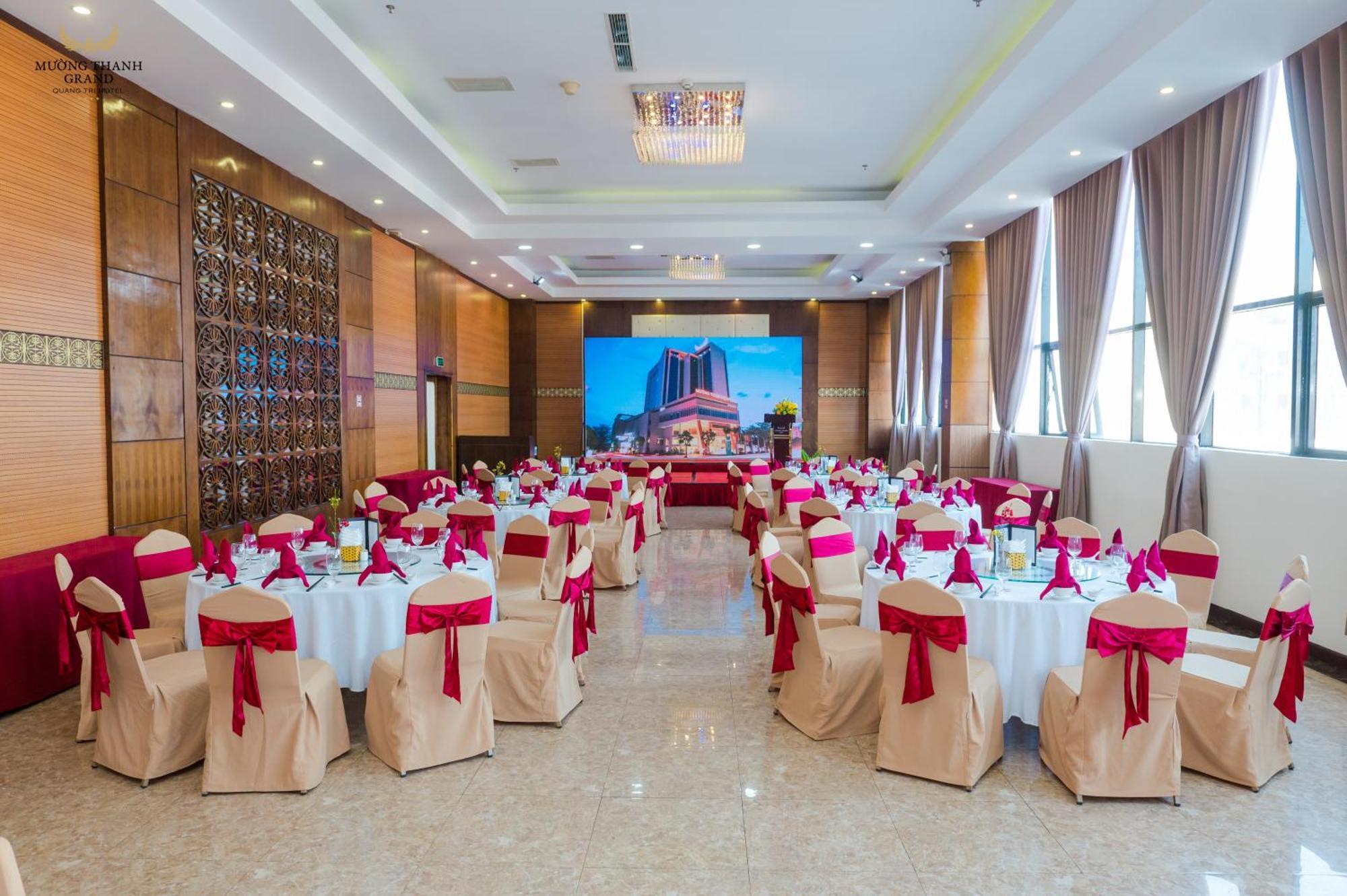Muong Thanh Grand Quang Tri Hotel Exteriör bild