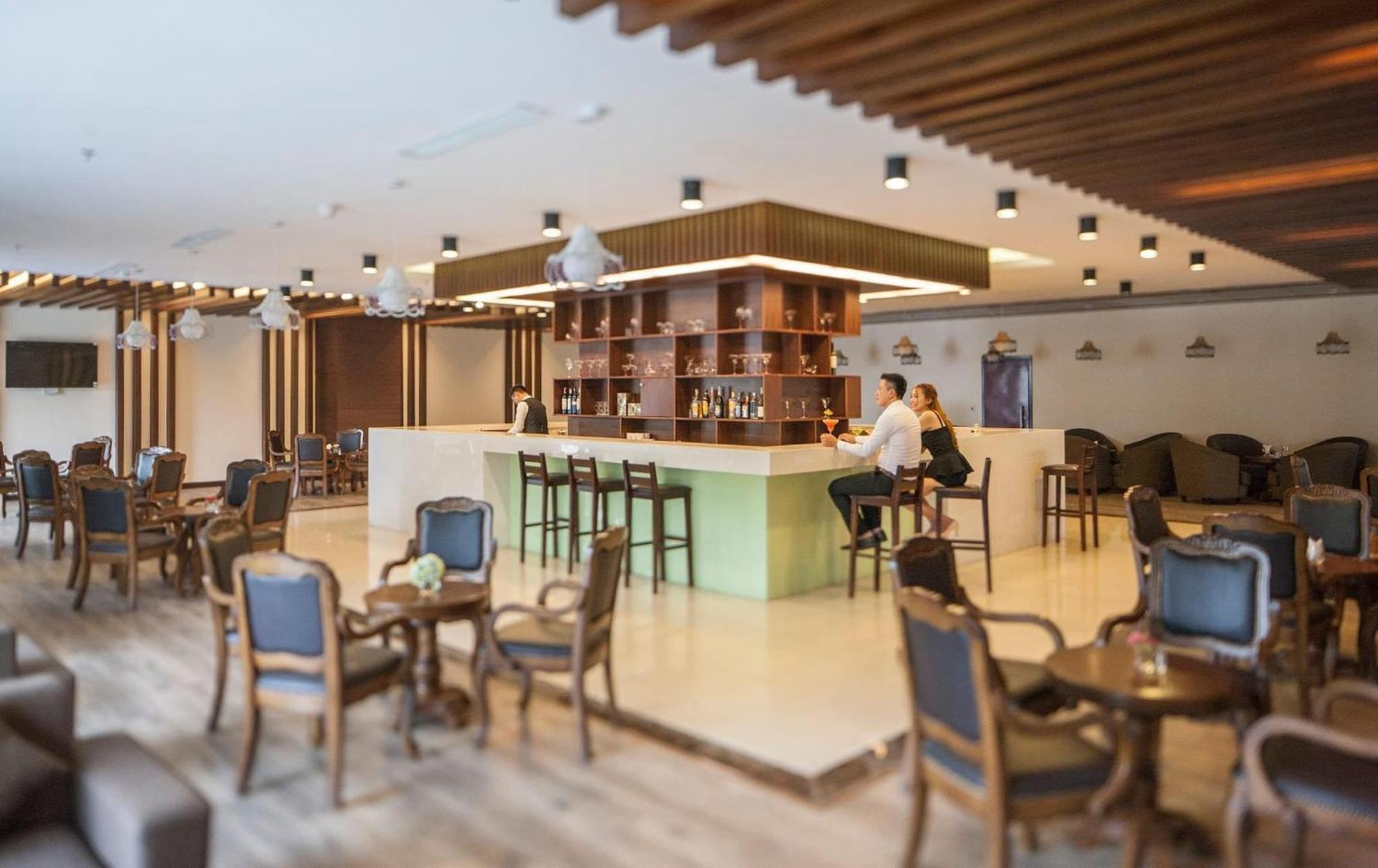 Muong Thanh Grand Quang Tri Hotel Exteriör bild