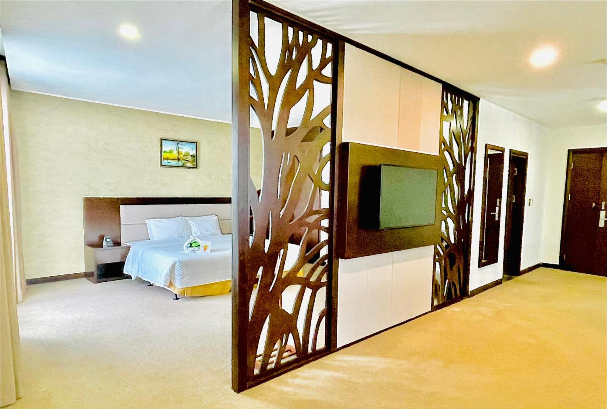 Muong Thanh Grand Quang Tri Hotel Exteriör bild