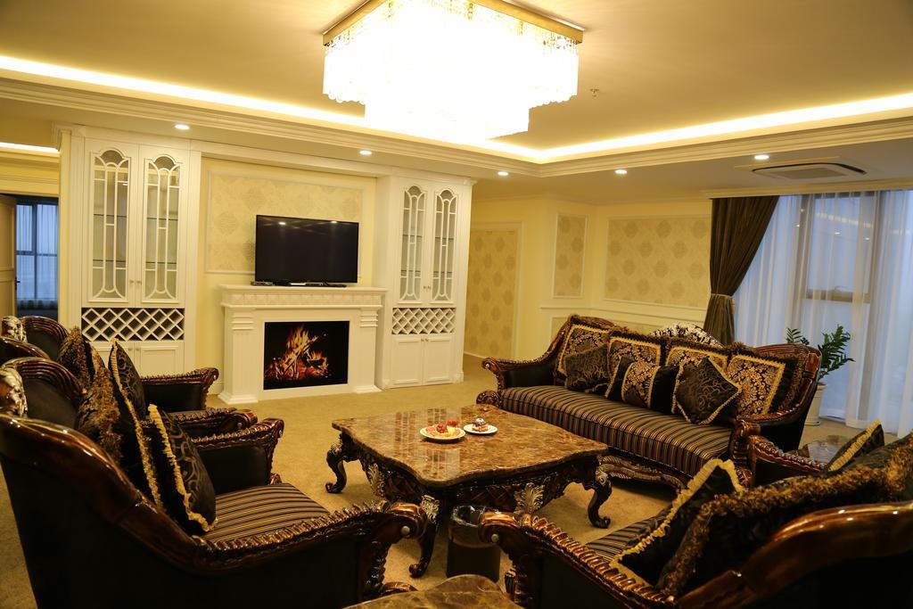 Muong Thanh Grand Quang Tri Hotel Exteriör bild