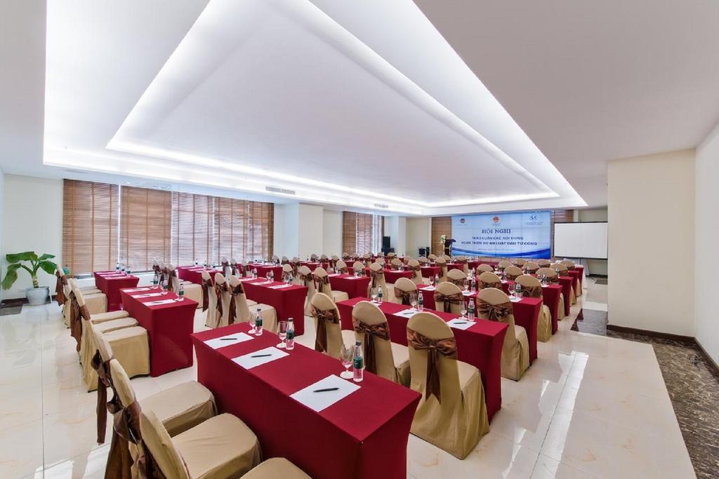 Muong Thanh Grand Quang Tri Hotel Exteriör bild