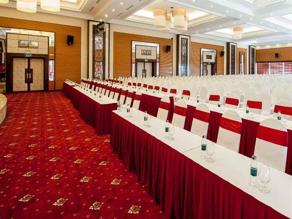 Muong Thanh Grand Quang Tri Hotel Exteriör bild