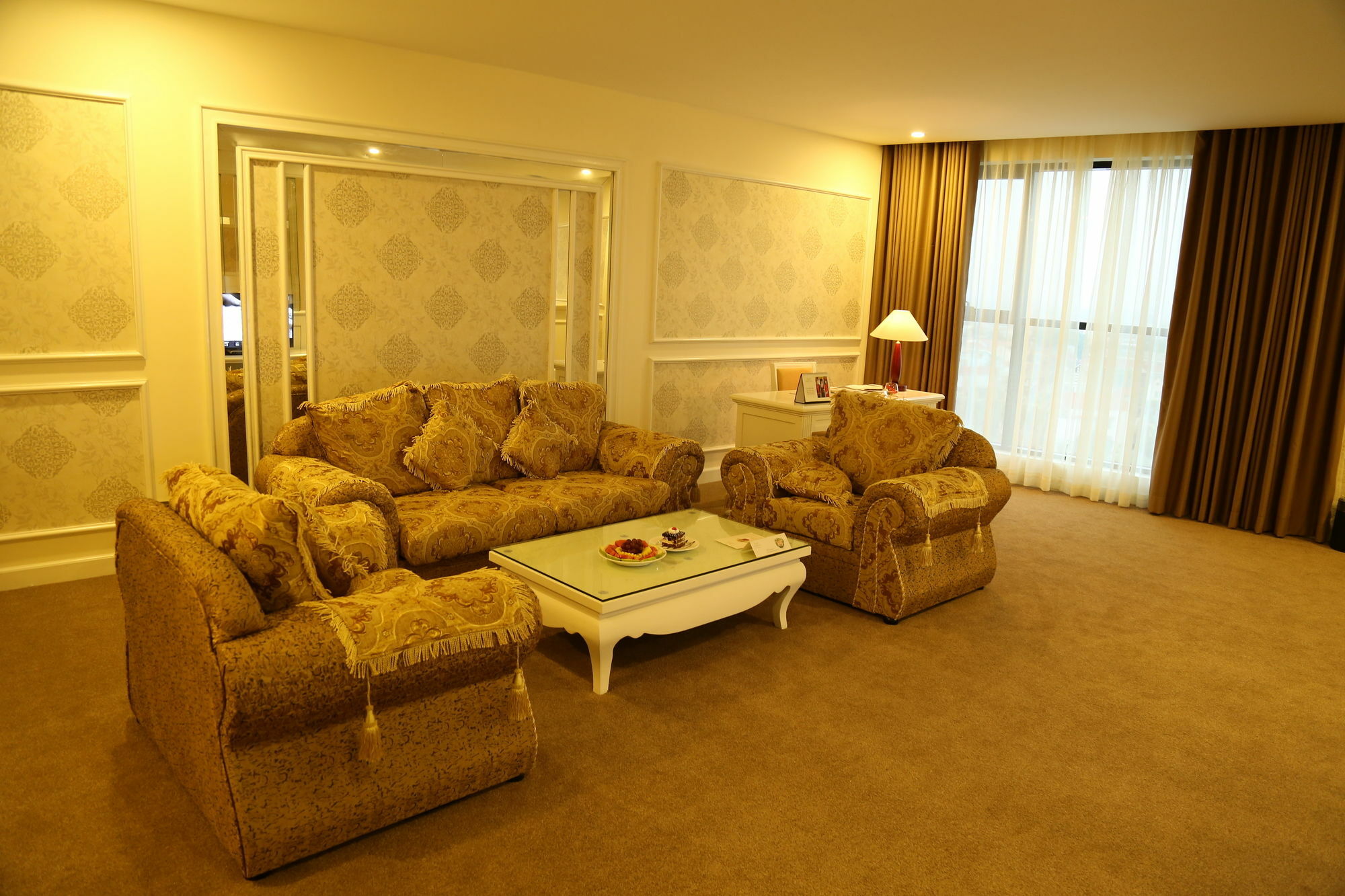 Muong Thanh Grand Quang Tri Hotel Exteriör bild